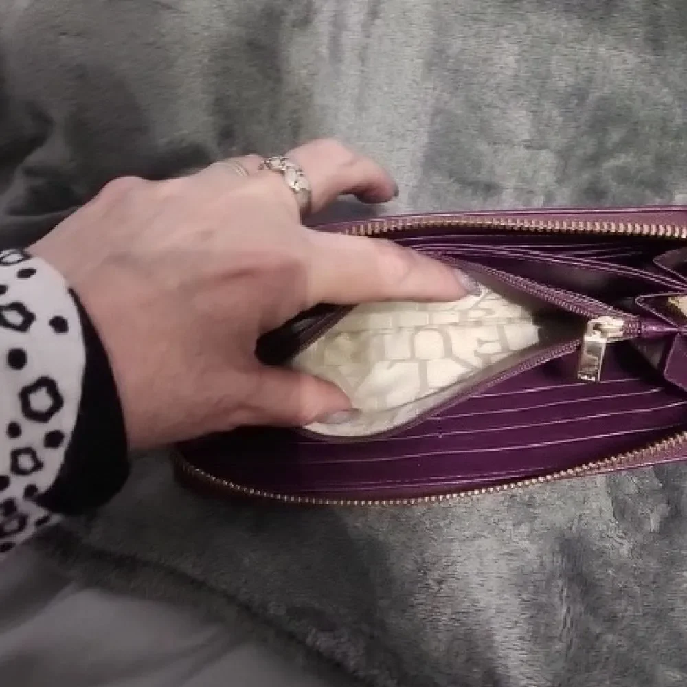 Furla wallet deep