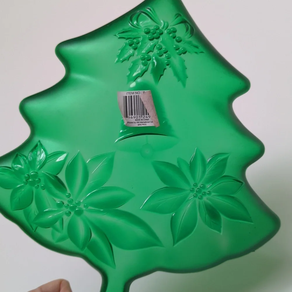Crate&Barrel add festive
