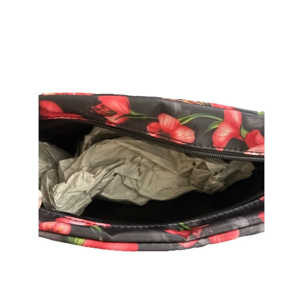 Tahari cosmetic bag
