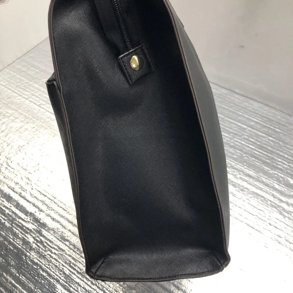Liz Claiborne liz claiborne