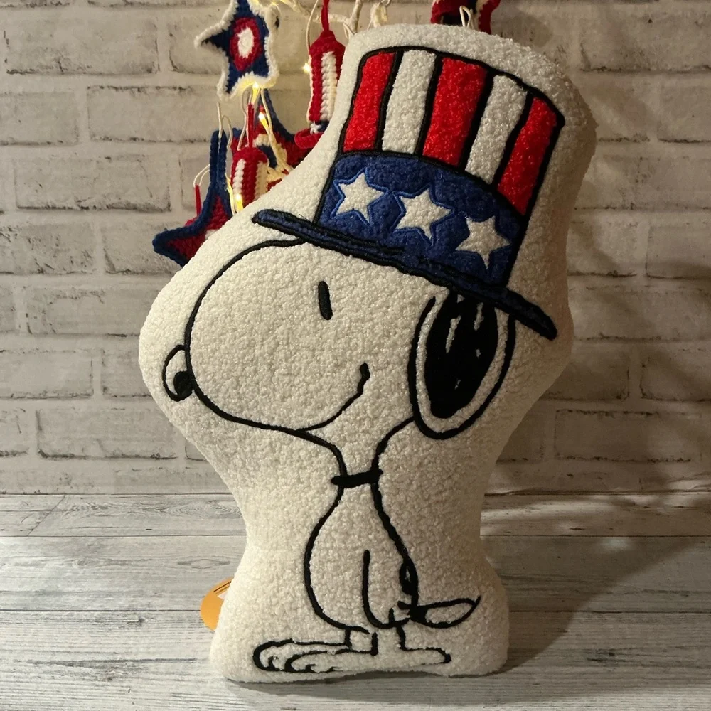 Peanuts nwt red