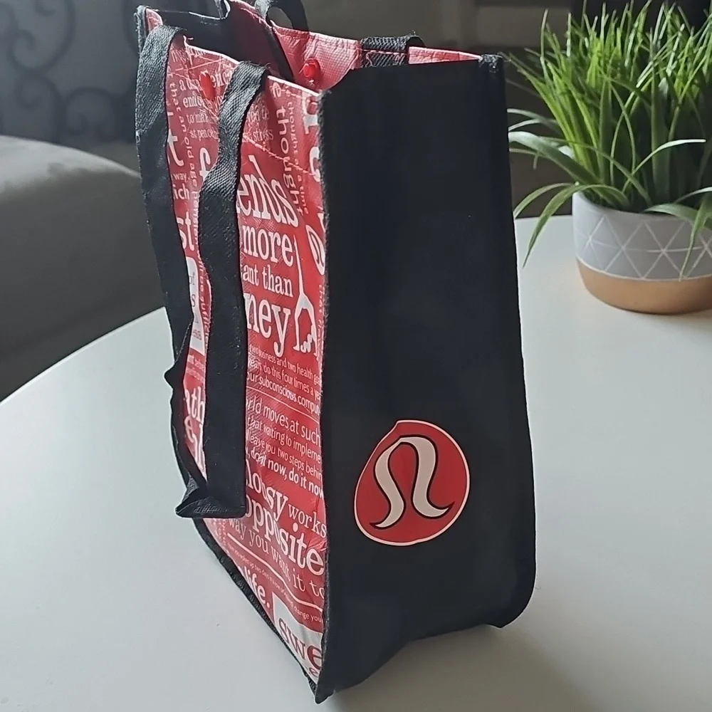 lululemon athletica snap featuring length
