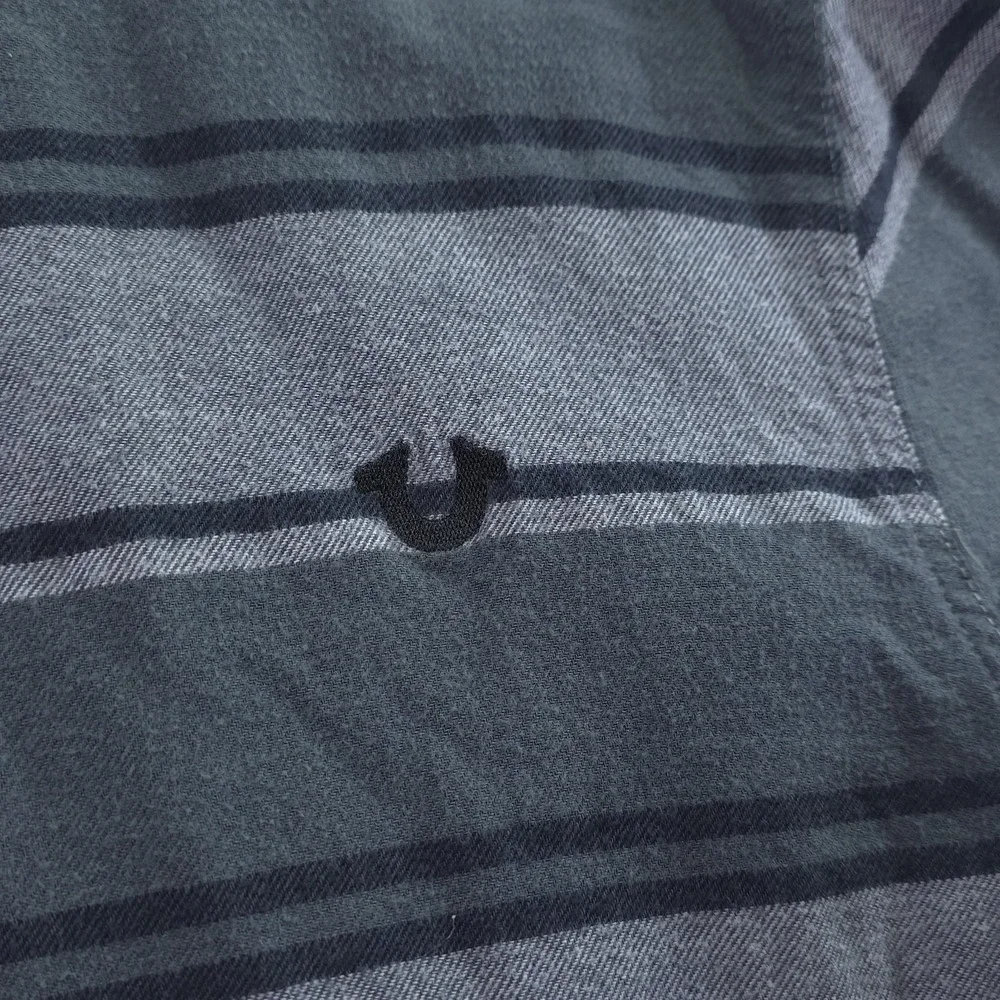 True Religion Flannel Shirt Medium Gray Green Striped‎ Button Up Outdoors