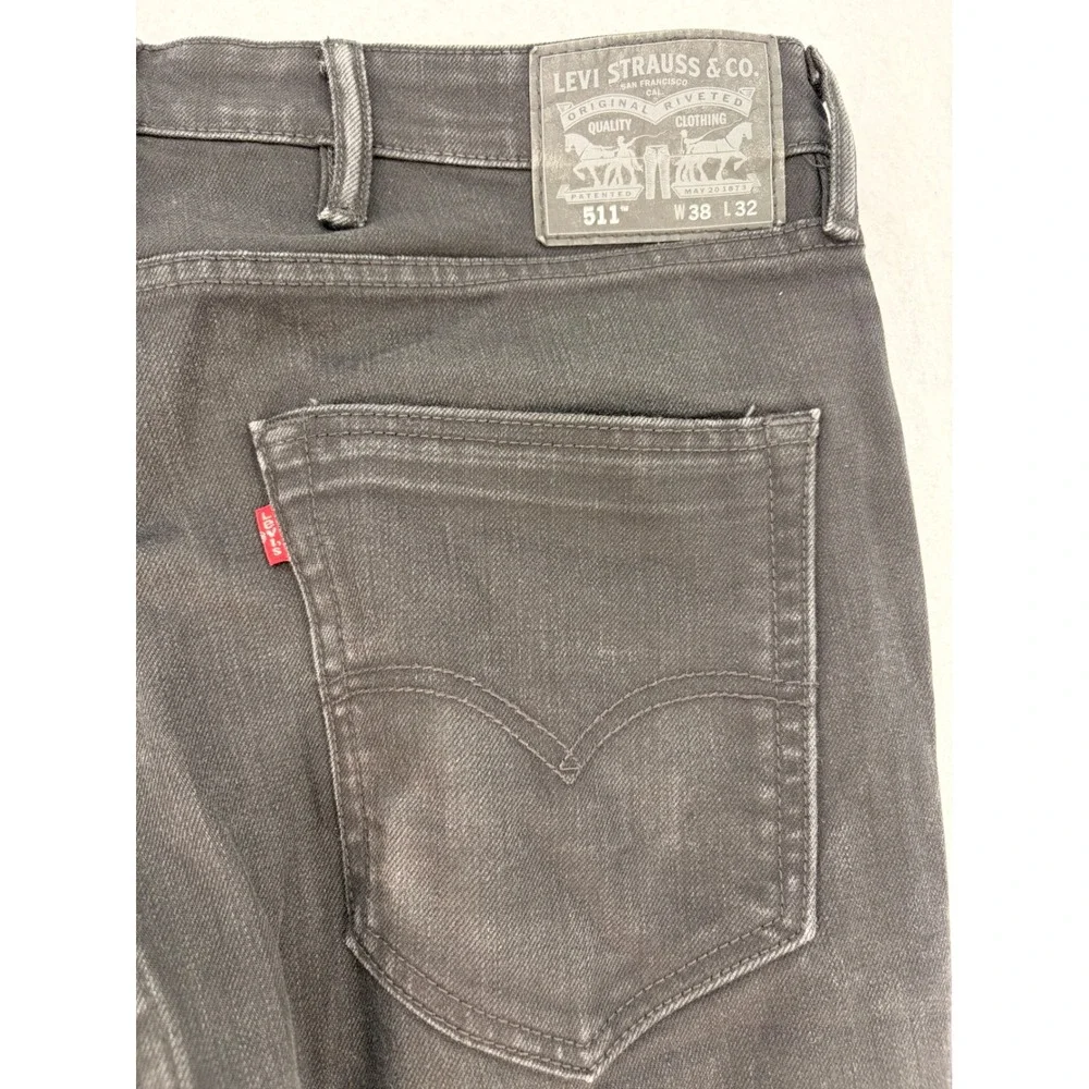 Levis silhouette these fit