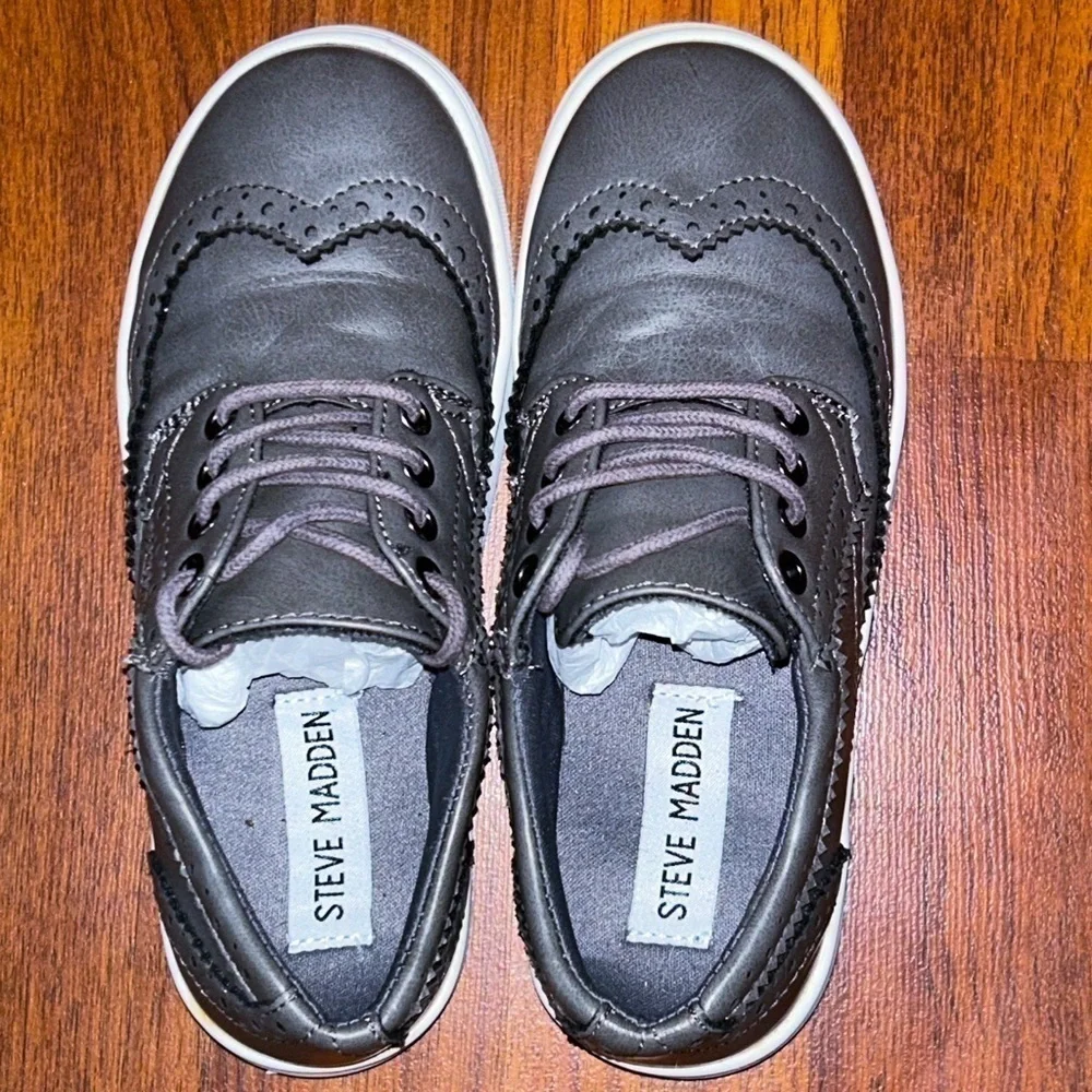 Steve Madden colors gray