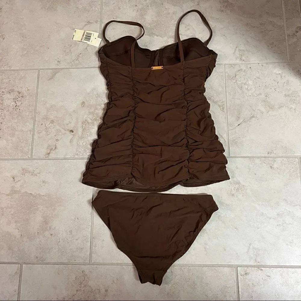 Michael Kors clean top throughout