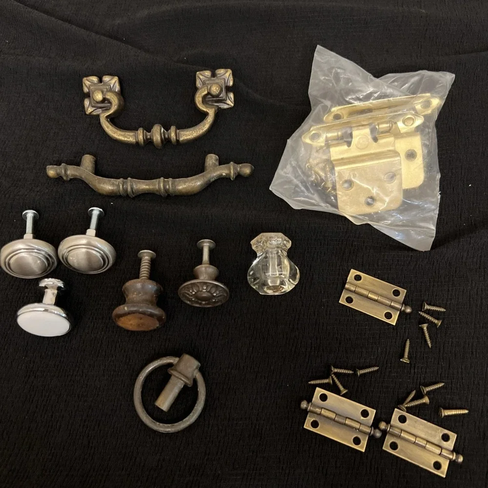 Mixed Lot Of Vintage & New Knobs And Pulls