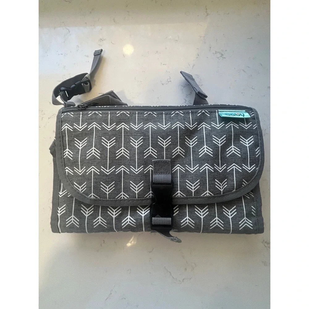 Kopi Baby‎ Diaper Changing Station Clutch Bag Gray White Arrow Print Portable