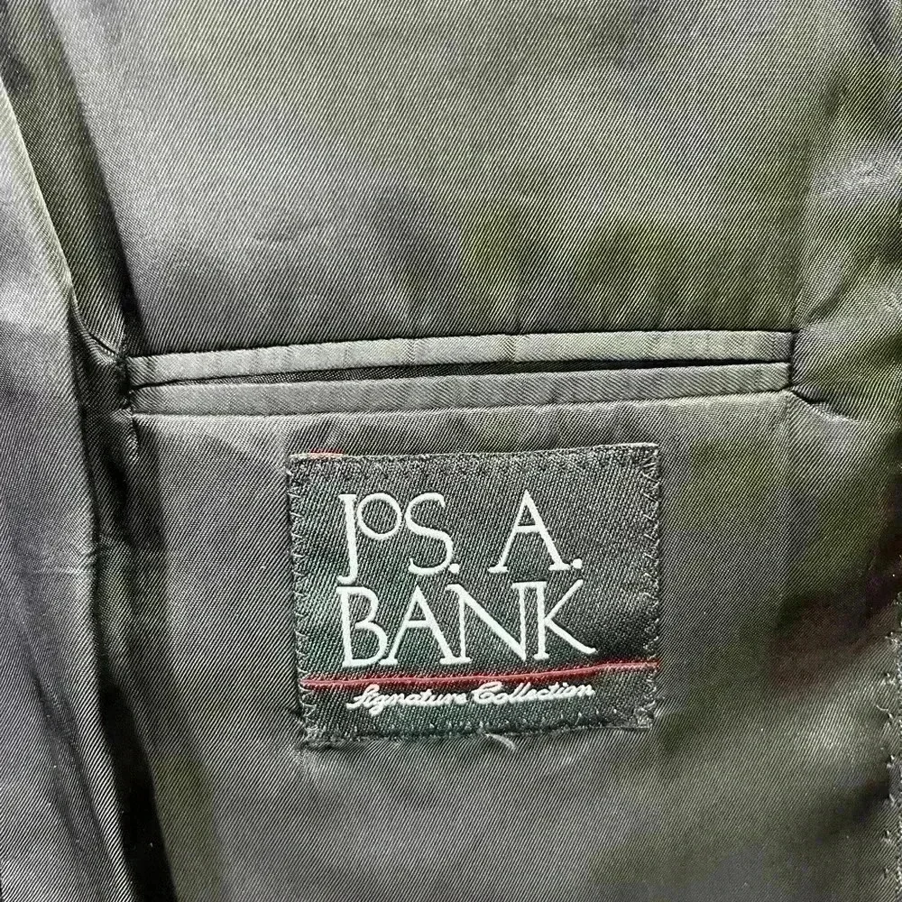 Jos. A. Bank pre owned