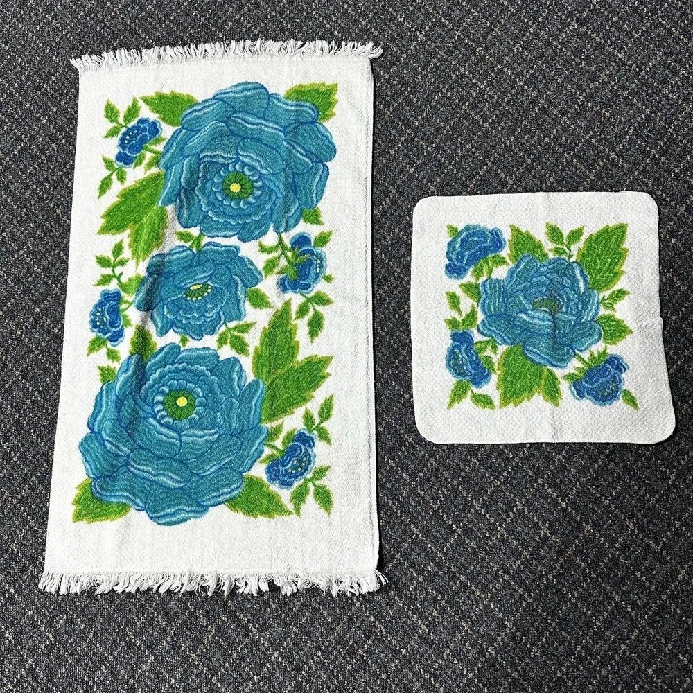 Fieldcrest set includes