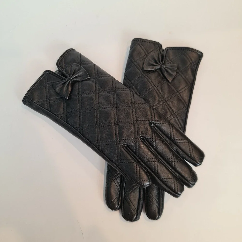 Women's Marcus Adler Quilted Leather Fleece Lined Gloves Buttery Soft Bow Black‎
