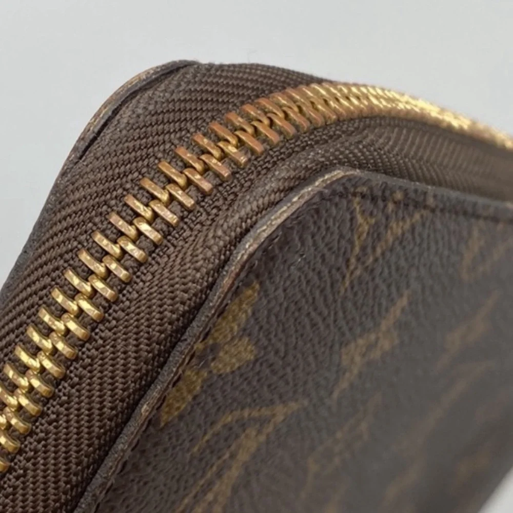 Louis Vuitton iconic zippy
