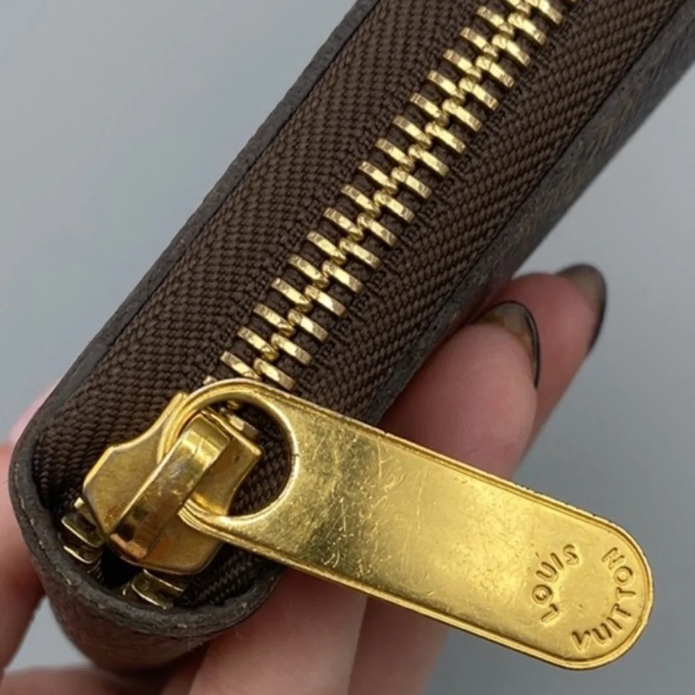 Louis Vuitton iconic zippy