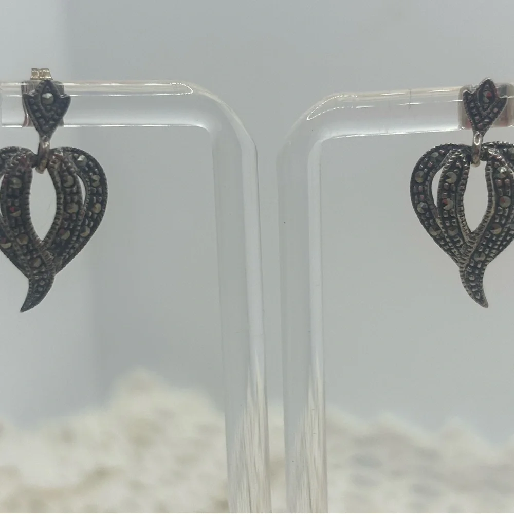 N/A these earrings