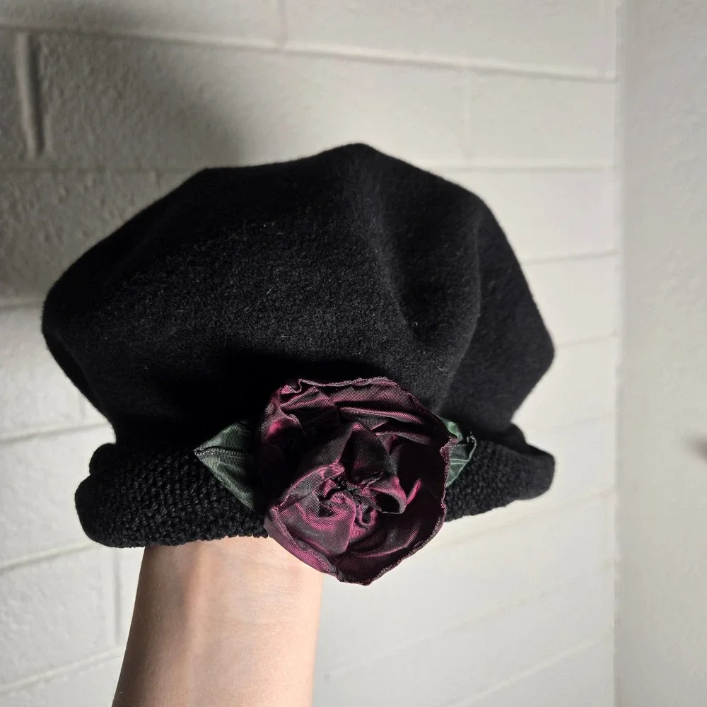 Vtg First Mountain Design Black Wool Beret Hat Twee Winter OS Rosette Flower USA