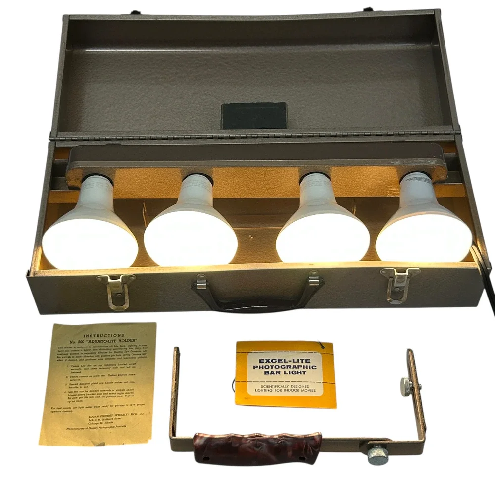 Vintage Movie Camera 4 Light Bar Case and Handle Photographic Photography Film