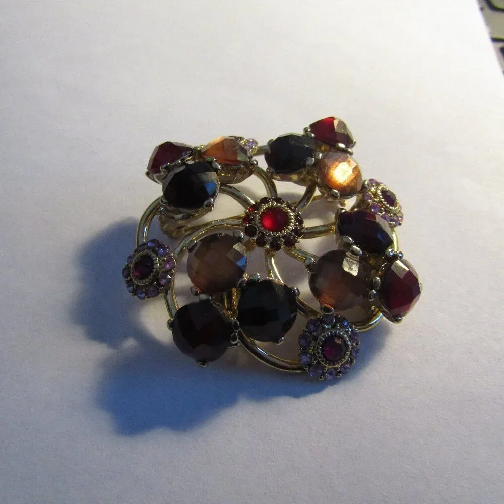 Liz Claiborne this signed