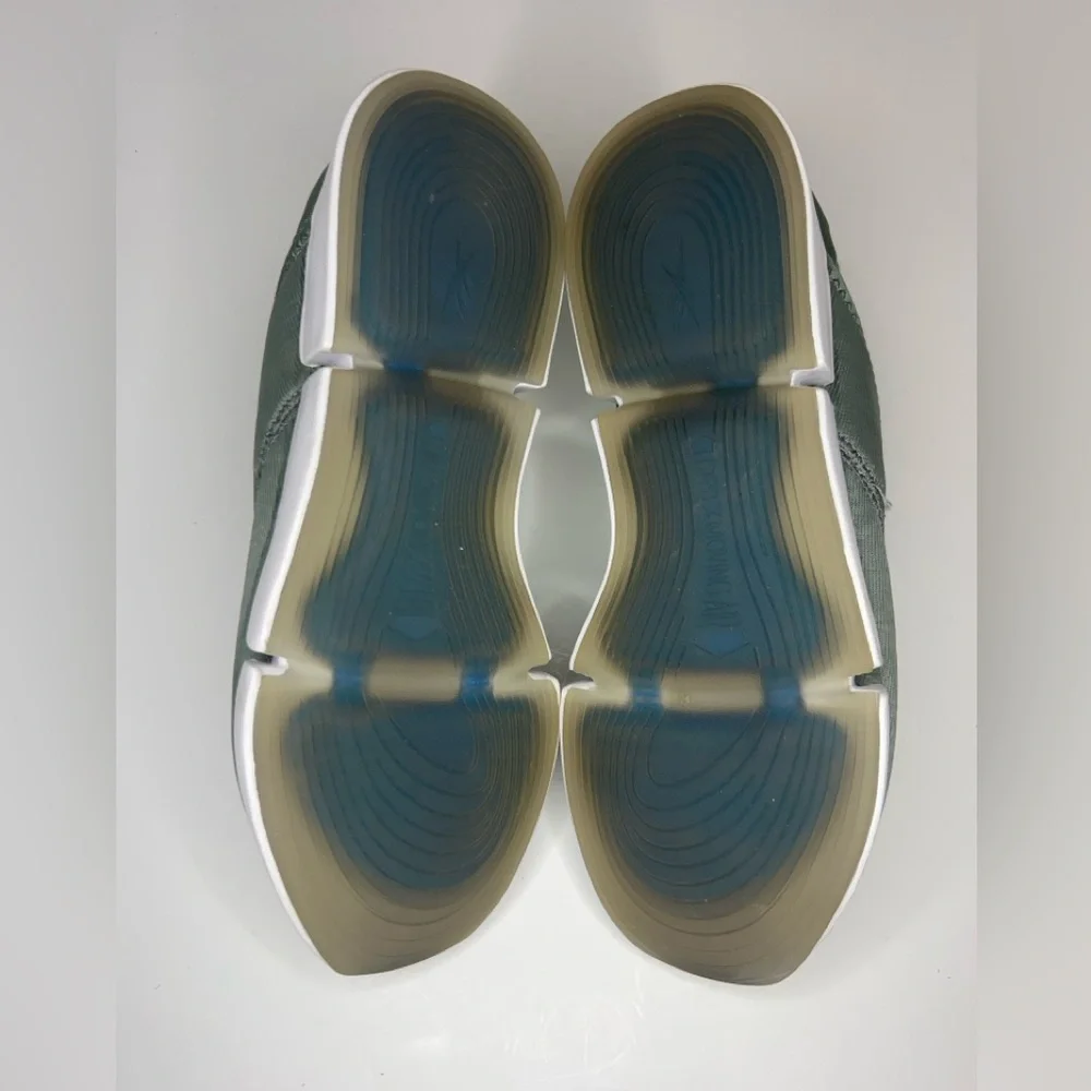 Reebok molded strides