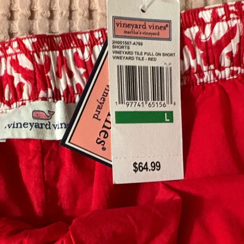 NWT Women’s Vineyard Vines Red and White Lined Shorts Size L