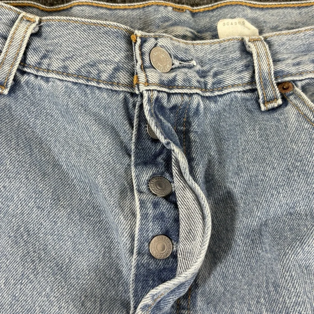 Levis flaws pictured