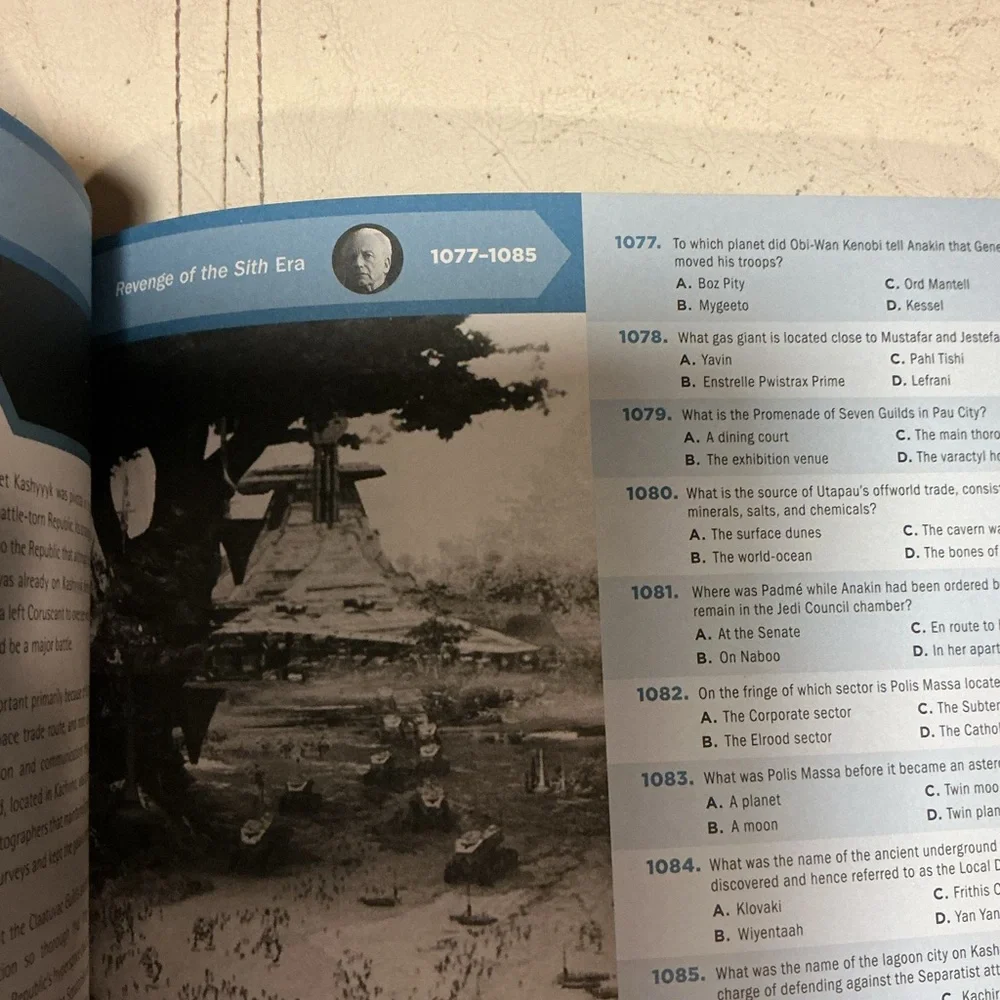 Chronicle Books Star Wars Trivia Book - Black & Gold