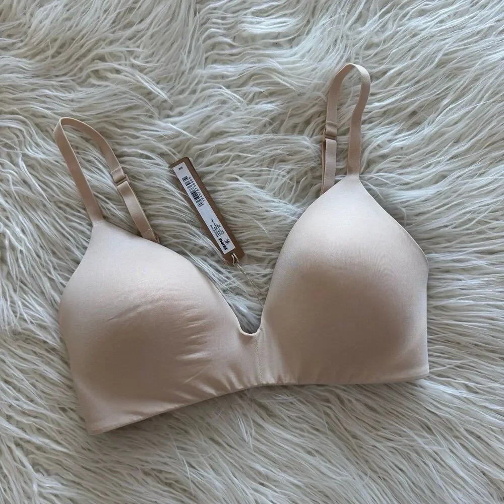 Skims Wireless Form T-shirt Bra Sand Size 32C