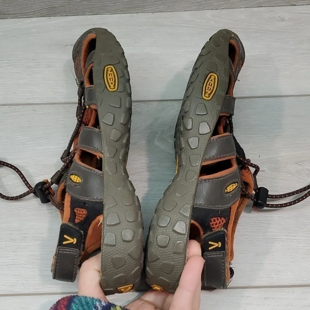 Keen Big Boys Youth Outdoor Hiking Comfort Leather Waterproof Sandals shoes sz 3