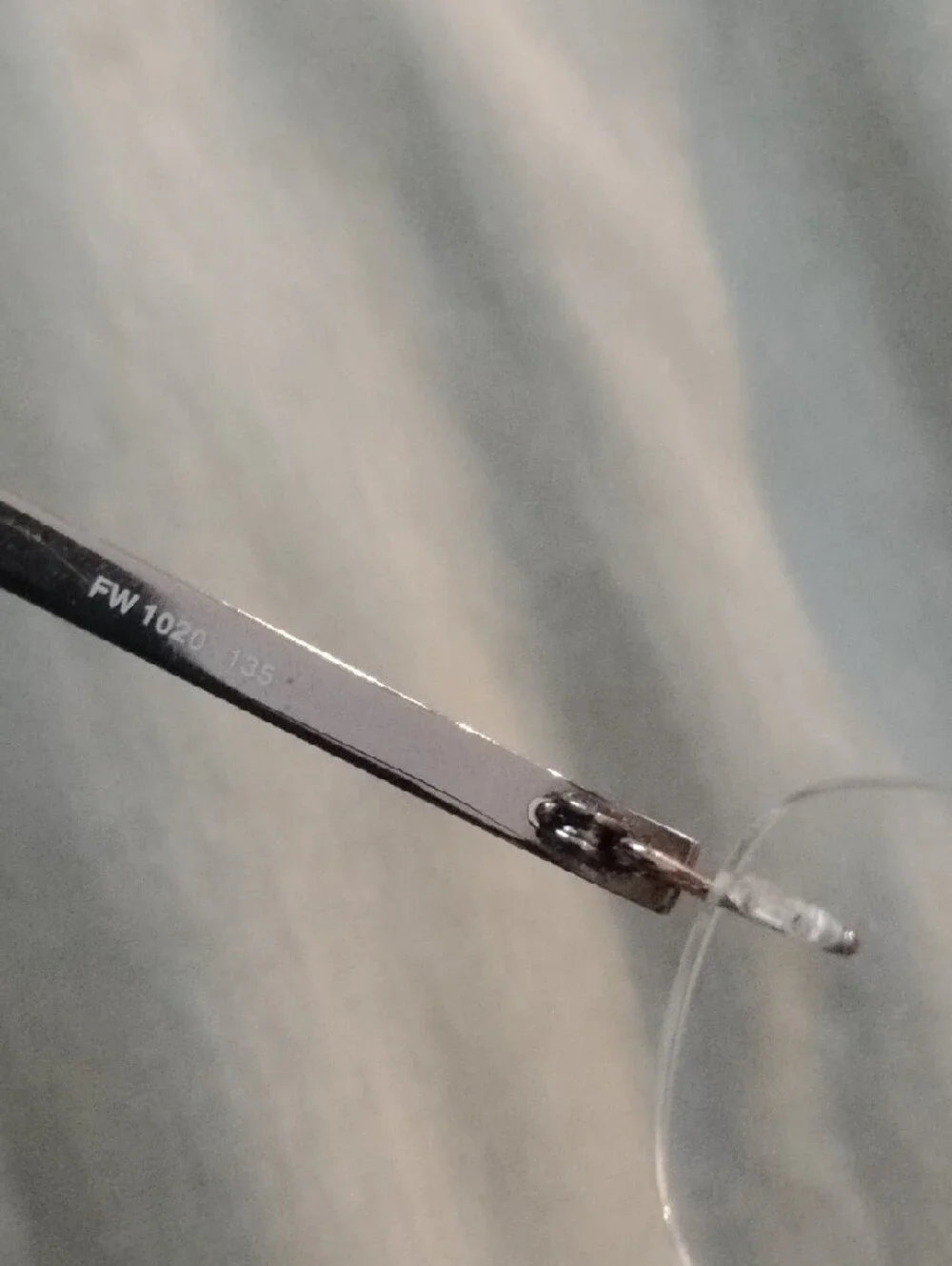 lightweight rimless