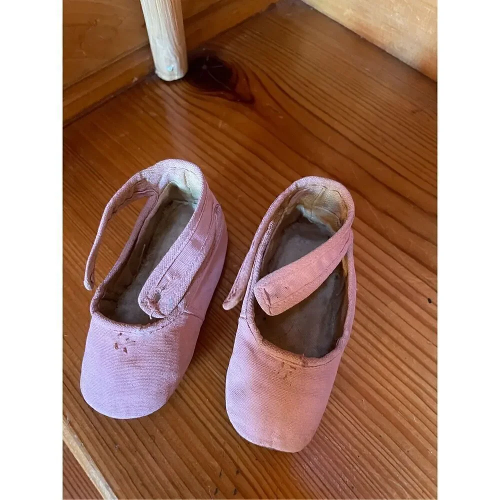 Grandma’s Vintage Girls Pink Ballet Shoes