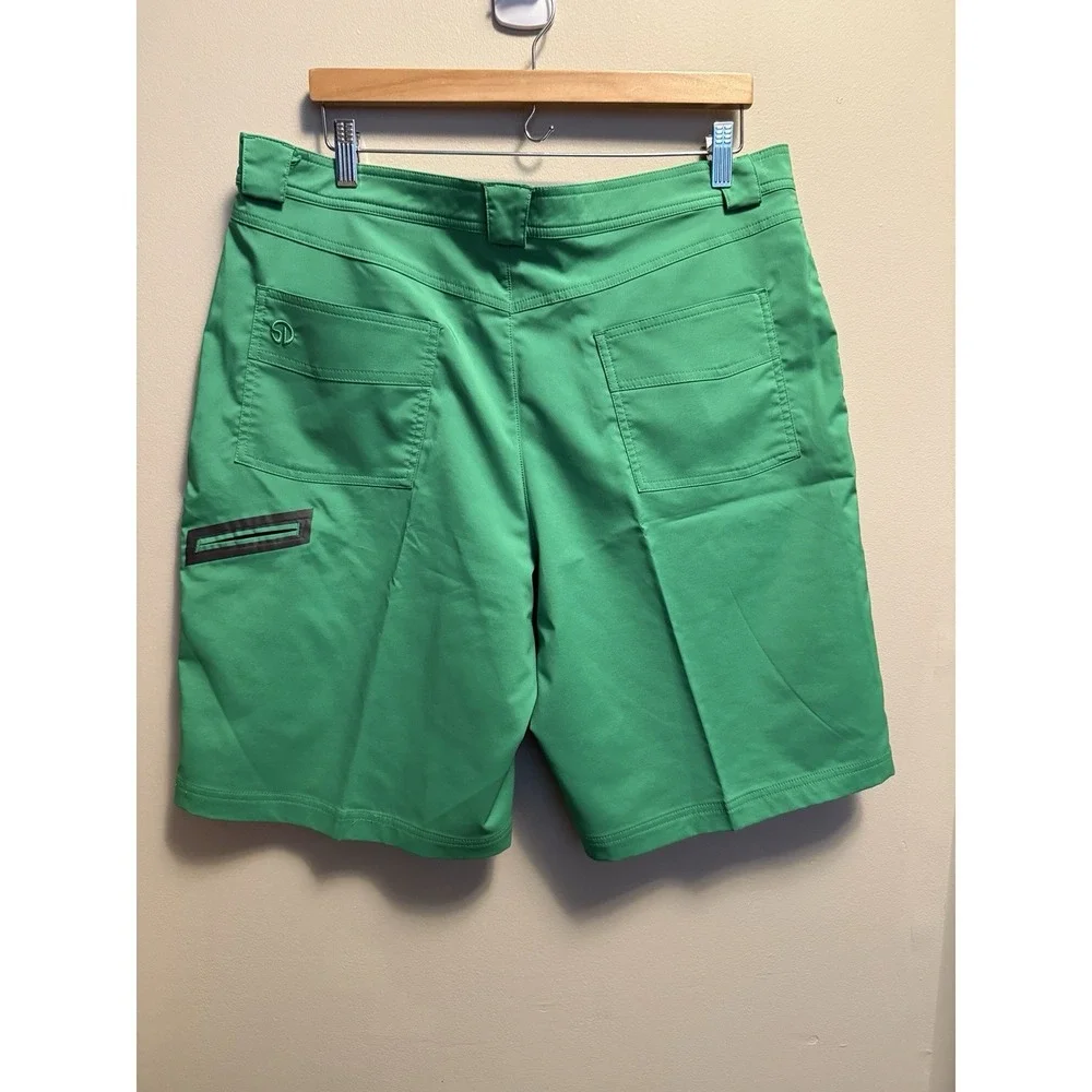 Straight Down Strut Golf Shorts Performance Lightweight Green Mens Size 36
