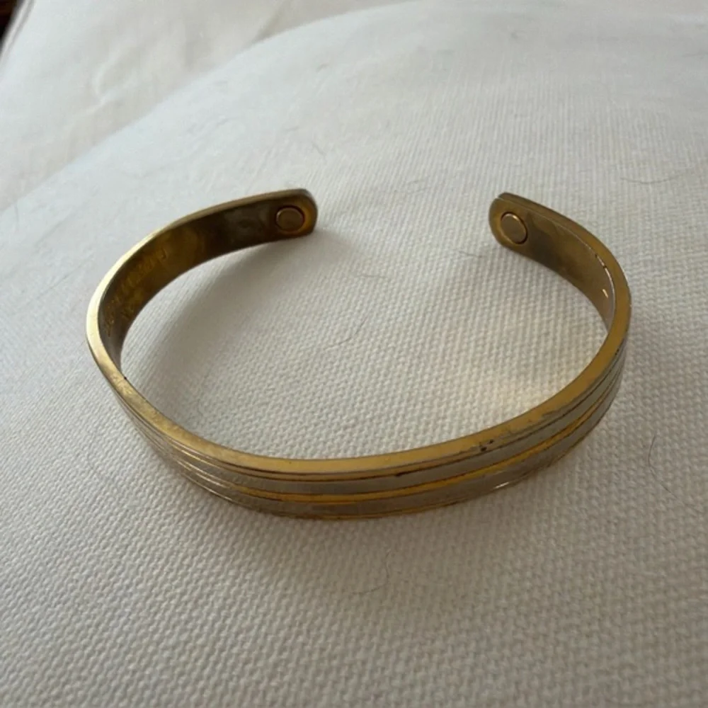 Vintage 24K Electro Plated Magnetic Gold Silvertone Cuff Bracelet 6-5/8