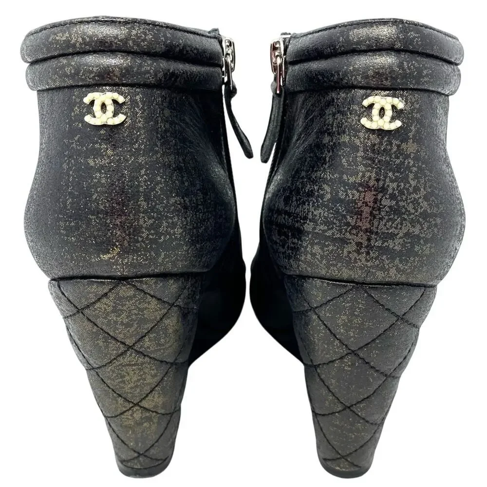 CHANEL archival 16s