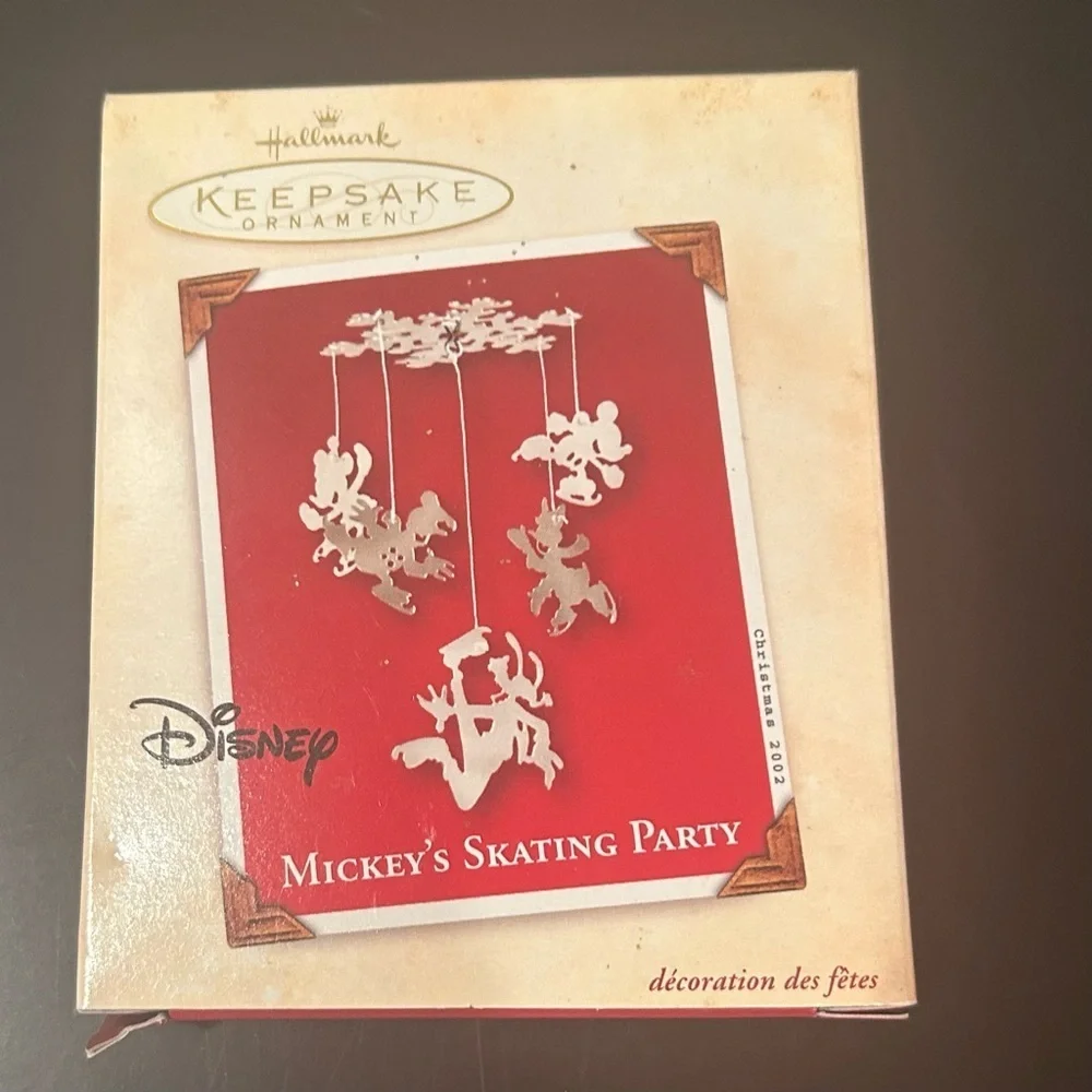 Hallmark Keepsake Ornament - Mickey's Skating Party - Mickey and Friends