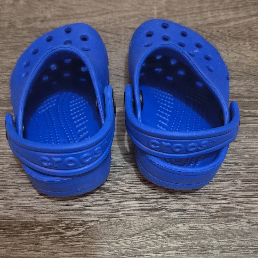 CROCS bright blue