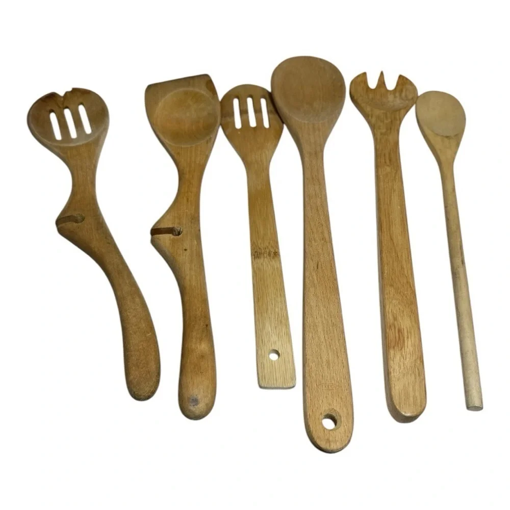 Set of 6 wooden kitchen utensils