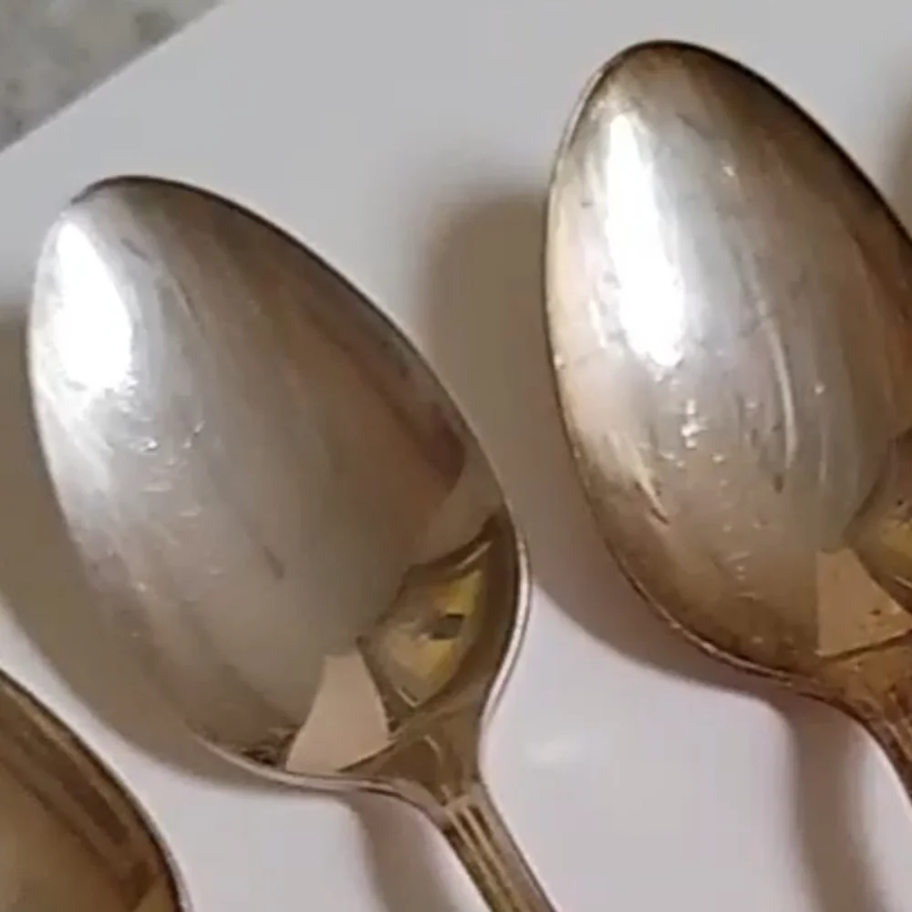 6 Tudor Plate Oneida Community Teaspoons
