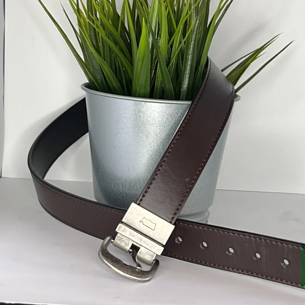 Levi’s reversible youth belt Black &‎ Brown Size Medium