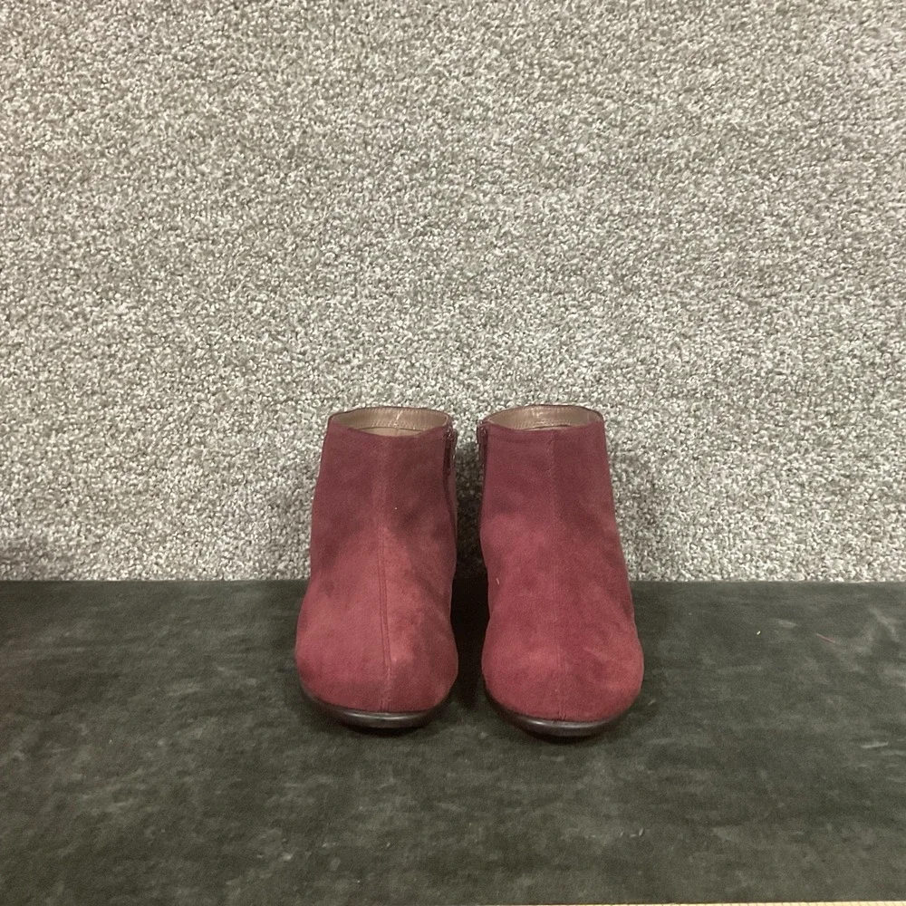 AEROSOLES product pair