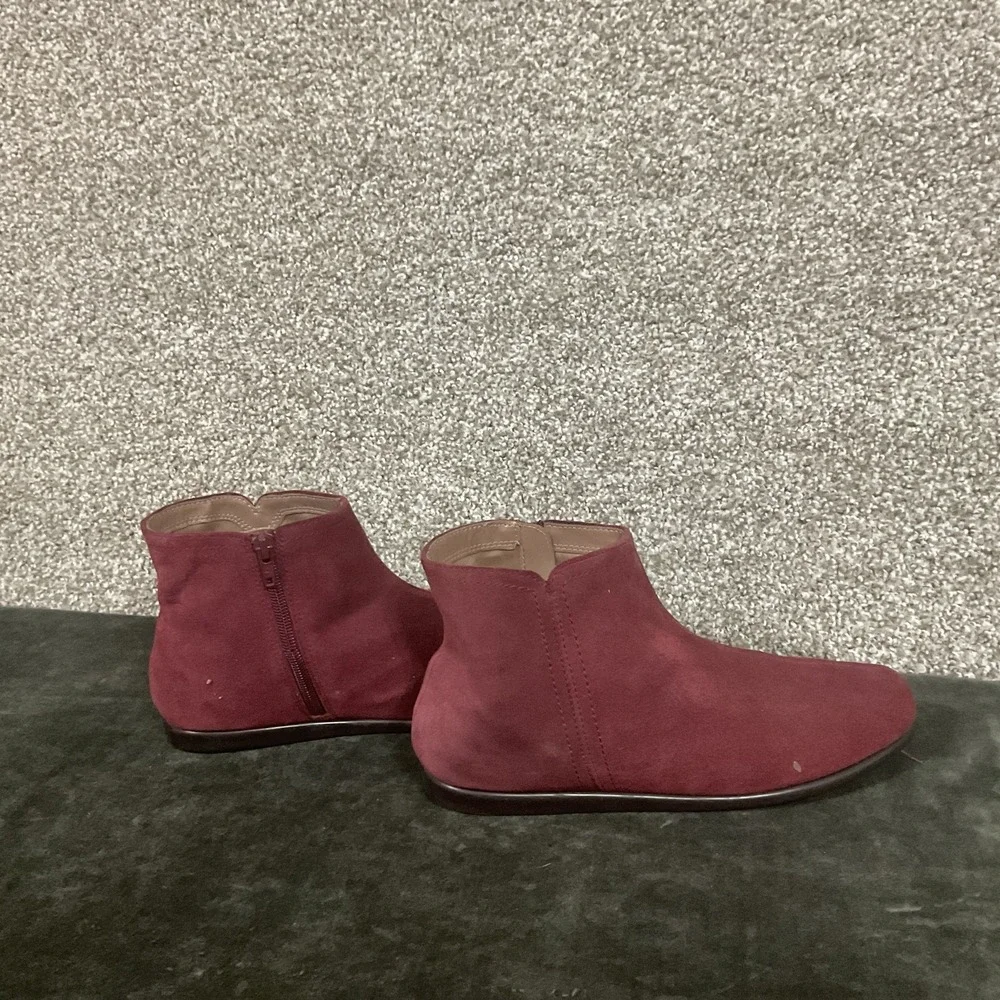 AEROSOLES product pair