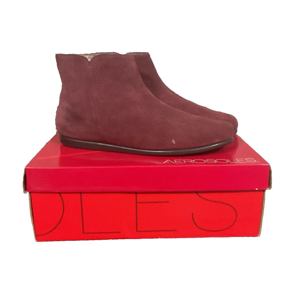 AEROSOLES product pair