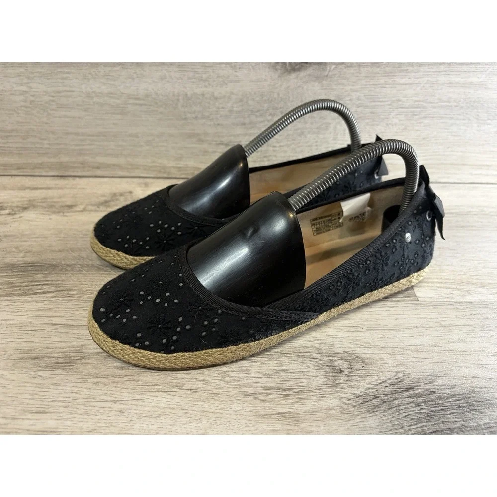 UGG Tassy Eyelet Black Comfortable Casual Flat Shoes 1004022K Youth Size 6
