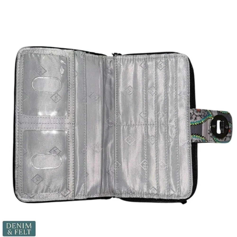 Vera‎ Bradley RFID Turnlock Wallet Paisley Stripe Quilted Aztec Full Zip Clutch