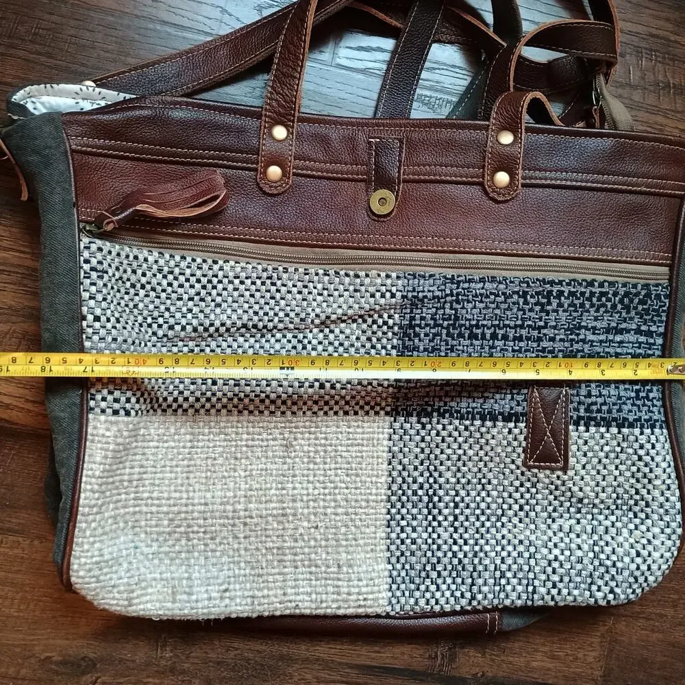 Myra Bag snap perfect inner