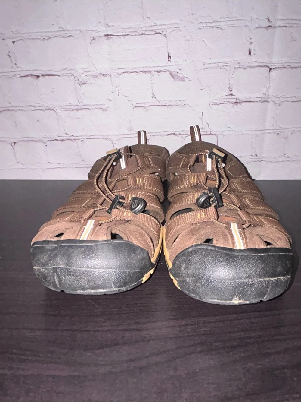 Keen Newport closed toe sandals men’s size 9