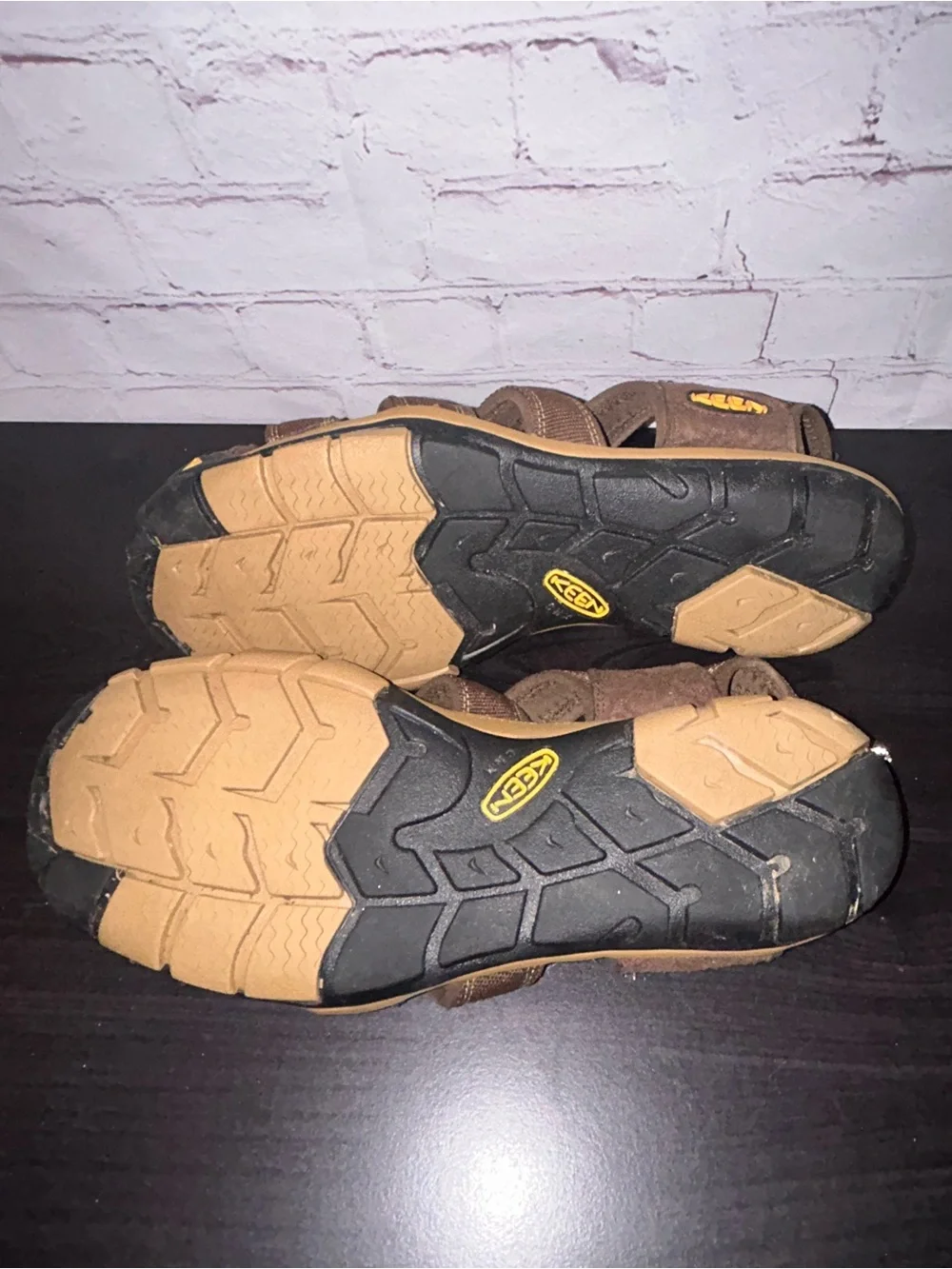 Keen Newport closed toe sandals men’s size 9