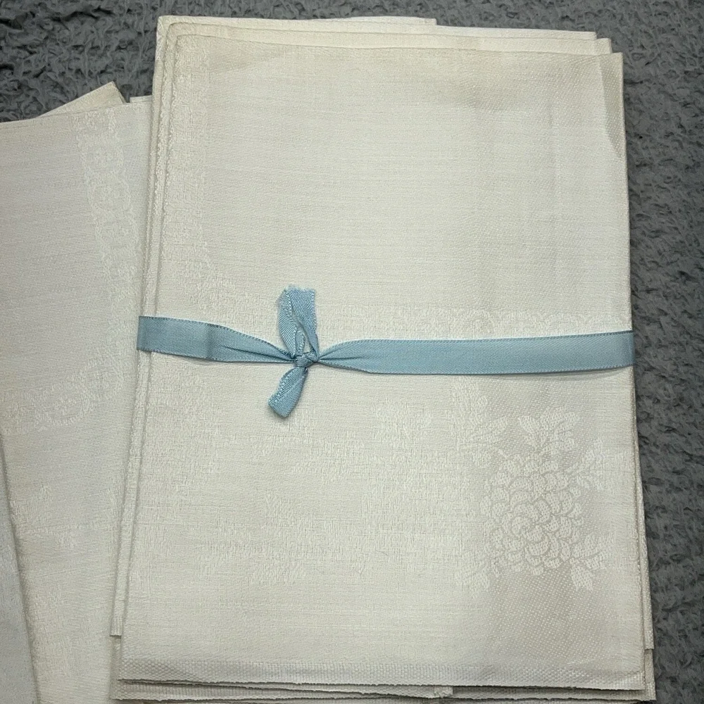 Pure‎ Irish Linen Tablecloth 64x82 & Napkins Vtg Ireland Made 200# Pat 11 Floral