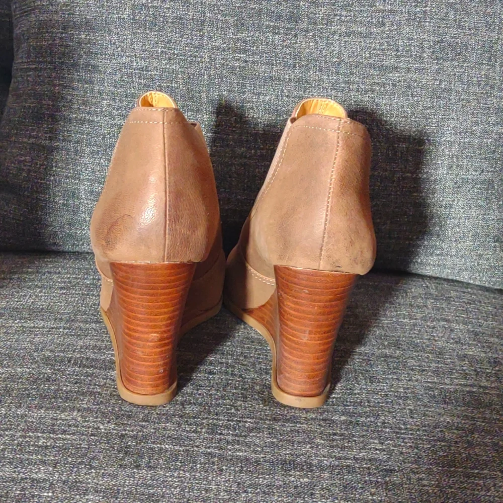 Audrey Brooke genuine leather