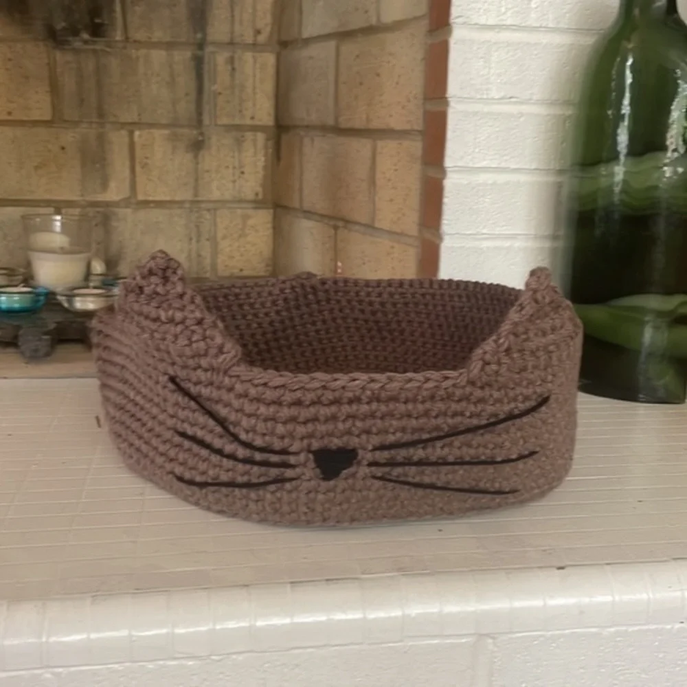 Handmade NWT Medium Cat Bed Taupe/Black Nose 13.5” x 4.25” Crochet Knit Furbaby