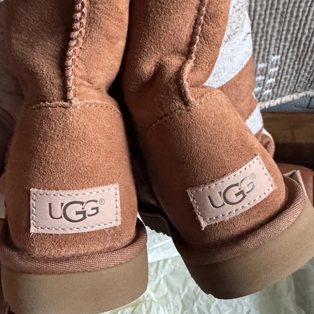 UGG classic mid