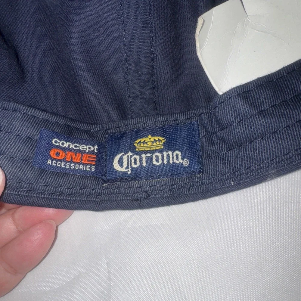 Corona extra trucker